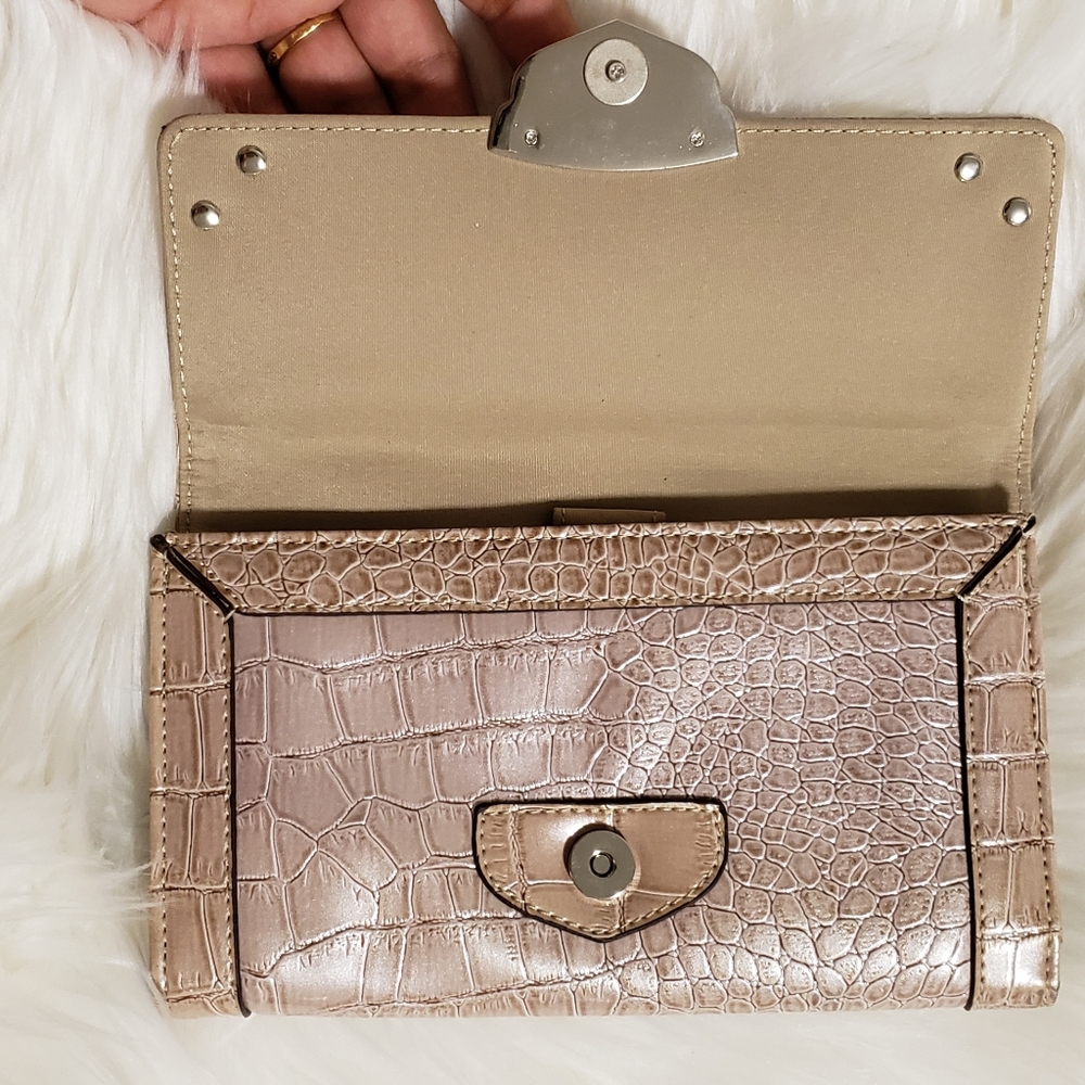 Wallet - Picture 4 of 8